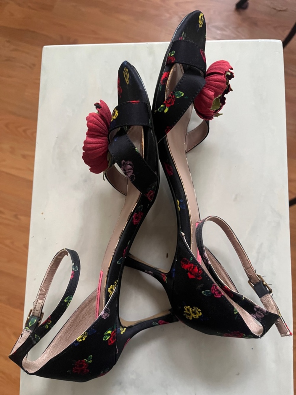 Betsey Johnson Mea strappy sandal kitten heel 2–2.5” floral embellishments - Picture 5 of 7